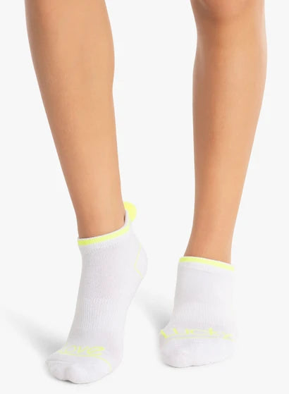 Ankle socks with pom poms